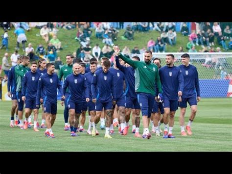 Forza Italia Italienische Fans In Iserlohn Feiern Squadra Azzurra