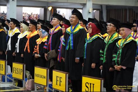 Wisudawan Pascasarjana Ui Lulus Dengan Gelar Summa Cumlaude Raih Ipk