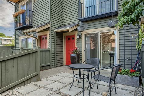 4110 37th Ave S, Unit B Seattle, WA 98118