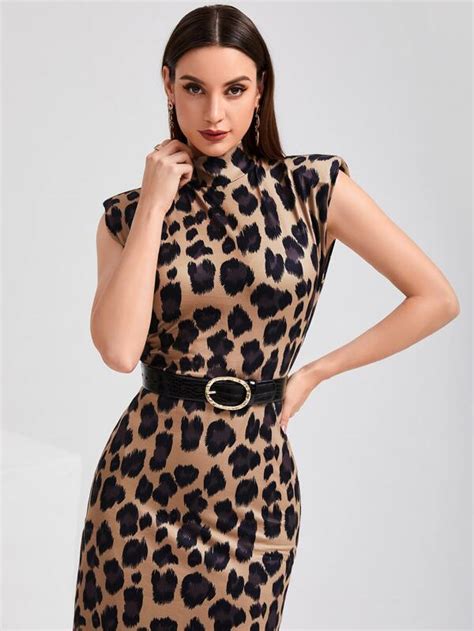 SHEIN Modely Vestido Ajustado Con Estampado De Leopardo Con Hombrera