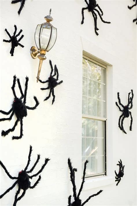 Halloween decoration spiders - The House That Lars Built