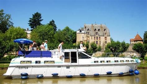 Canal Boat: French Canal Boat Holidays