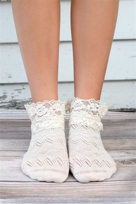 Ivory Lace Ankle Socks