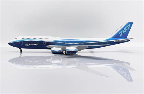 JC Wings LH2239 Boeing 747 8i Boeing House Color 747 8i Fan