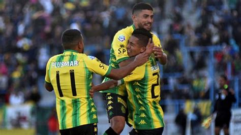 Aldosivi se lo dio vuelta a Huracán y festejó como local en la