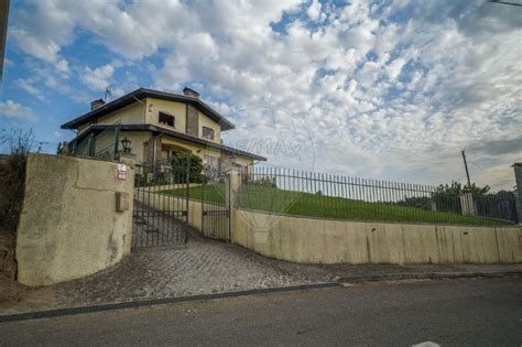 Casa ou moradia à venda na rua São Paio São João de Loure e Frossos