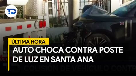 Veh Culo Colisiona Contra Un Poste De Luz En Santa Ana Telediario