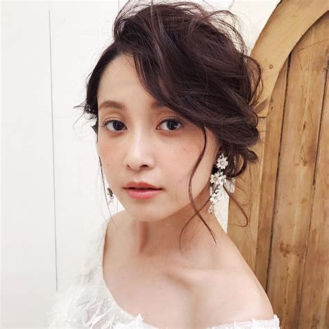 ブライダルヘアメイク Maison De Rirebrideさんはinstagramを利用しています 「撮影でのヘアスタイル🙌🏻 」 結婚式 ヘアスタイル お呼ばれ ウェディング