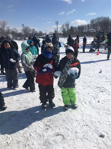 Libby O'Connell on Twitter: "St Paul vs. Mpls snow ball fight. Based on