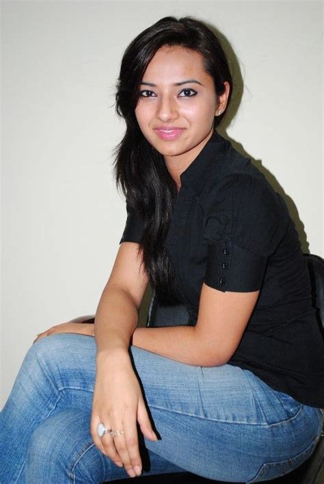 Hot Picture World Isha Chawla Hot Pictures Wearing Jeans Pant Shirtt