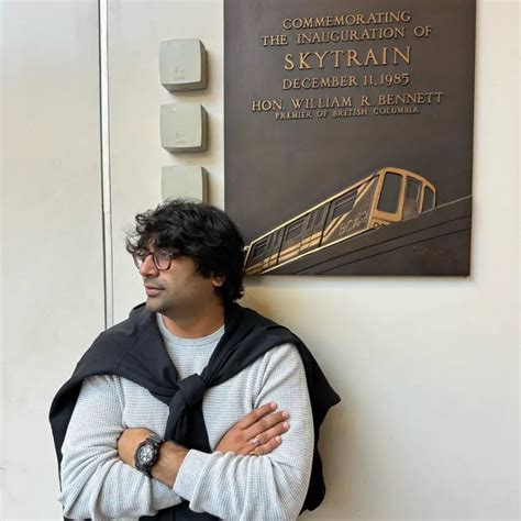 malhar thakar wiki bio age height parents movies caste girlfriend