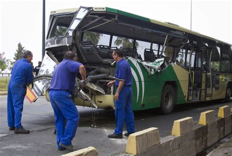 Una maniobra inadecuada del camión origen del accidente que provocó