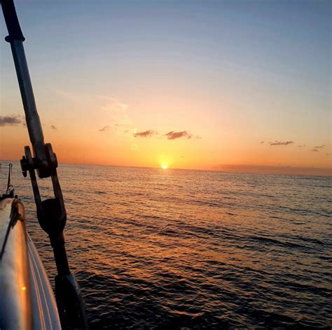 Virée en mer le temps d un coucher de soleil