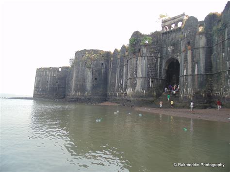 Murud Janjira Fort - An unconquered fort of 15th Century - Journey & Life.