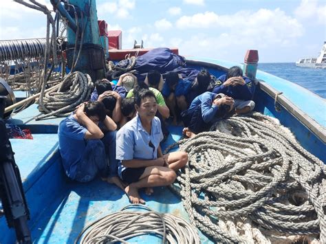 Bakamla Ri Tangkap Kapal Vietnam Curi Ikan Di Laut Natuna