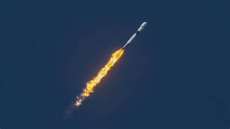 Starlink Spacex Verliert In Sonnensturm Dutzende Satelliten Heise Online