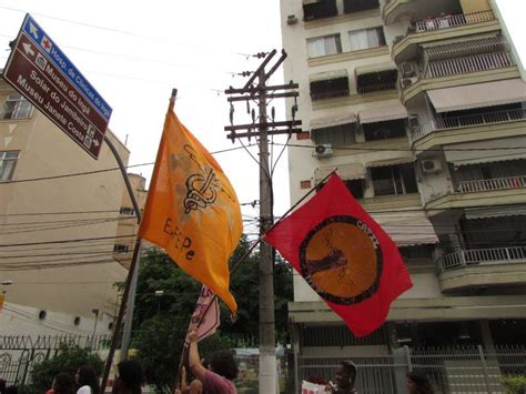 Rj Professores Acompanham Estudantes E T Cnicos E Deflagram Greve Na