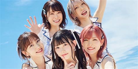 Akb48、新曲「久しぶりのリップグロス」ジャケ写が話題「ポニシュとエビカツ思い出す」「エモい」 モデルプレス