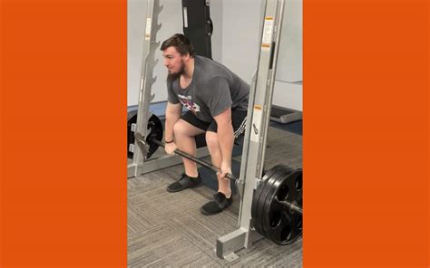 Smith Machine Deadlift How To Muscles Worked Pros And Cons