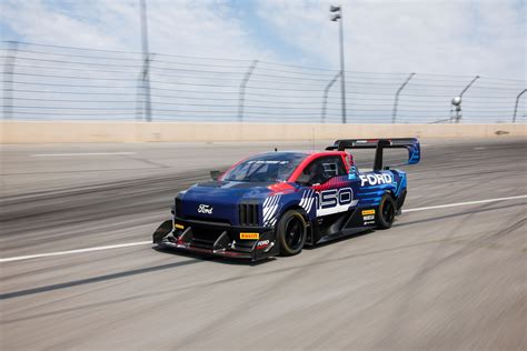 Ford F 150 Lightning Supertruck Takes On Pikes Peak The Ev Report