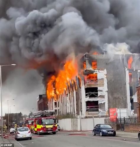 Liverpool Fire Investigated After Major Incident Declared As Huge