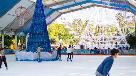 La Mayor Pista De Patinaje Sobre Hielo De Europa Est En El Muelle De