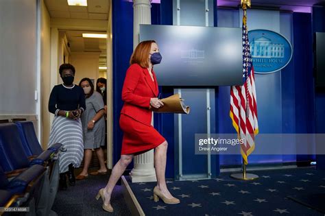 Jen Psaki S Feet I Piedi Di Jen Psaki Celebrities Feet 2024