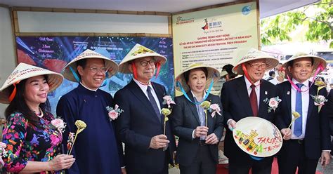 Further Tightening The Friendship And Cooperation Between Vietnam And