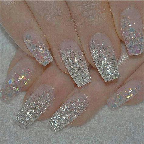 Uñas Acrilicas Blancas Con Plateado | Moda y Estilo