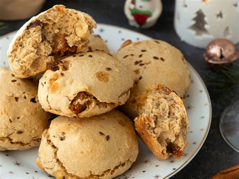 Petits pains aux fruits secs et thé noir de Noël Recette par La