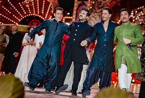 Salman Khan Shah Rukh Khan And Ranveer Singh Did Dance Performance At