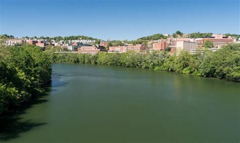 Premium Photo | Overview of city of morgantown wv