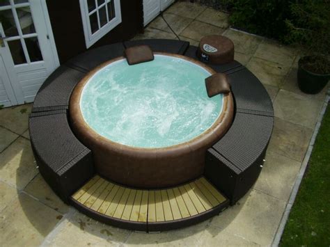 Softub T220 In Mocha With Full Ratten Surroundand Latest Digital