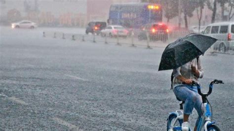 暴雨蓝色预警：11省区市有大到暴雨，局地有冰雹等强对流天气凤凰网