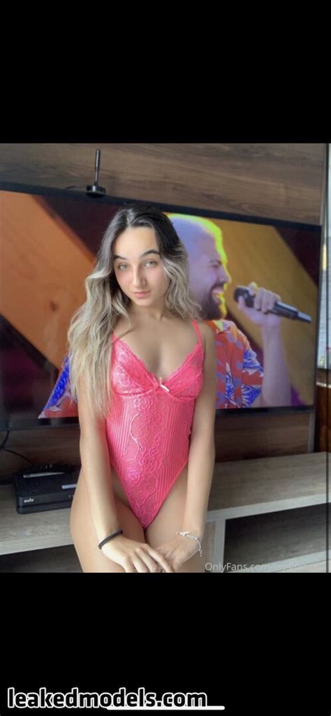 Lavinia Miranda Lavsmiranda Lv Mirandaa Nude Leaks Onlyfans Photo