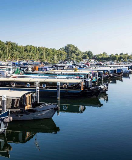 Roydon Marina Village Reviews and Info - Canal & River Hub