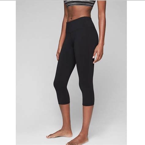 Athleta High Rise Chaturanga Capri Solid Black Size Xs Gem