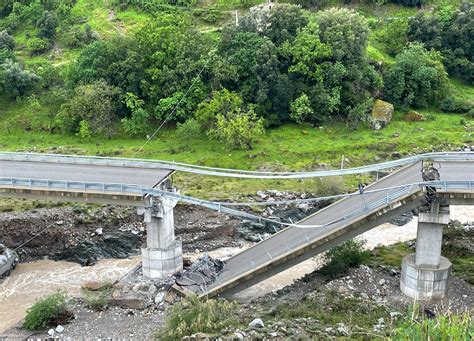 Calabria La Procura Apre Un Inchiesta Sul Viadotto Crollato