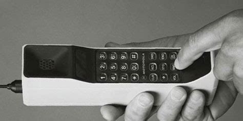 H Anos Era Lan Ado O Primeiro Celular Do Mundo Tecmundo