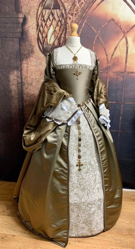 Tudor Anne Boleyn Style Gown Made To Order Etsy Uk Historical