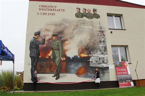 Dzie Patrona Szko Y W Kawicy Po Czony Z Ods Oni Ciem Muralu