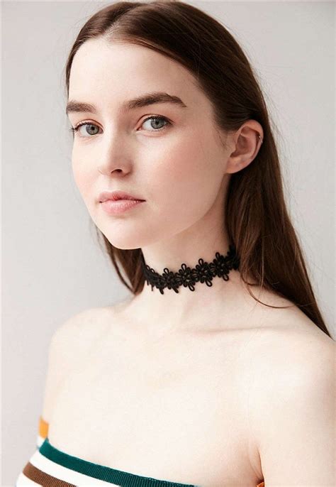 The New Necklace 39 Ways To Wear The Hottest Jewelry Style Now Hot Jewelry Chokers Choker