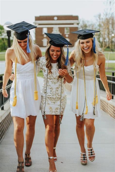 30 Best Friend Graduation Picture Ideas Buzz 2018