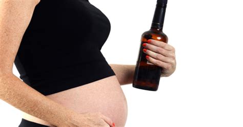 Is any amount of alcohol safe during pregnancy? - CBS News