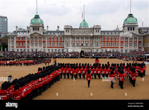 Trooping the colour welsh guards hi-res stock photography and images ...