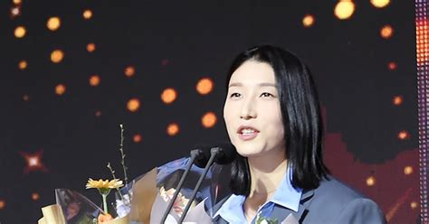 만장일치 5번째 Mvp 김연경 현역 연장 의지 밝혀다른 구단과도 협상 중