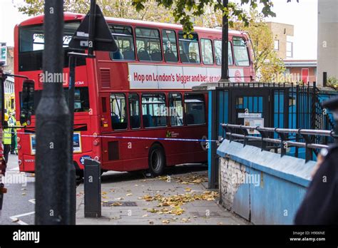 Ladbroke Grove London November 17th 2016 A Double Decker Bus Crashes