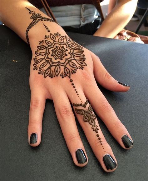 Pin By Magdalena Nikova On Tattoos And Henna Henna Tattoo Designs