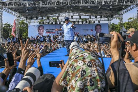 Prabowo Gibran Hadiri Konser Indonesia Maju Di Deli Serdang ANTARA Foto