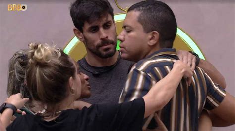 Bbb Bruno Gaga Aperta O O E Desiste Do Programa Isto Independente